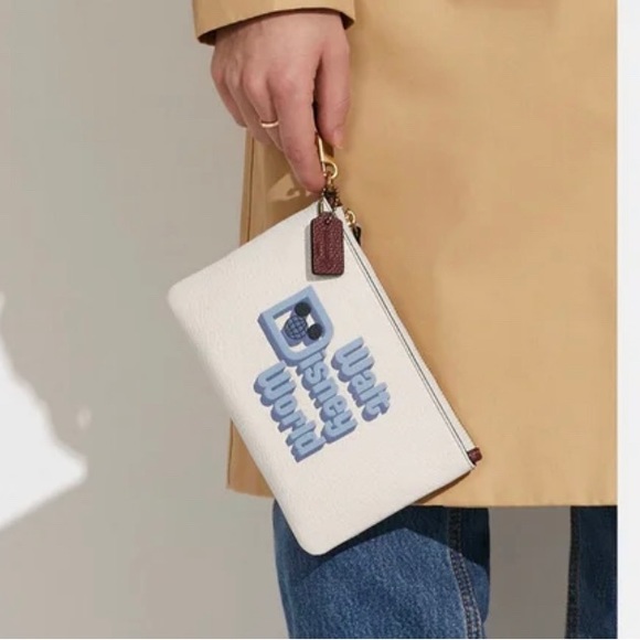 NWT COACH C9075 Walt Disney World Pebbled Leather Corner Zip Wristlet - Picture 2 of 7